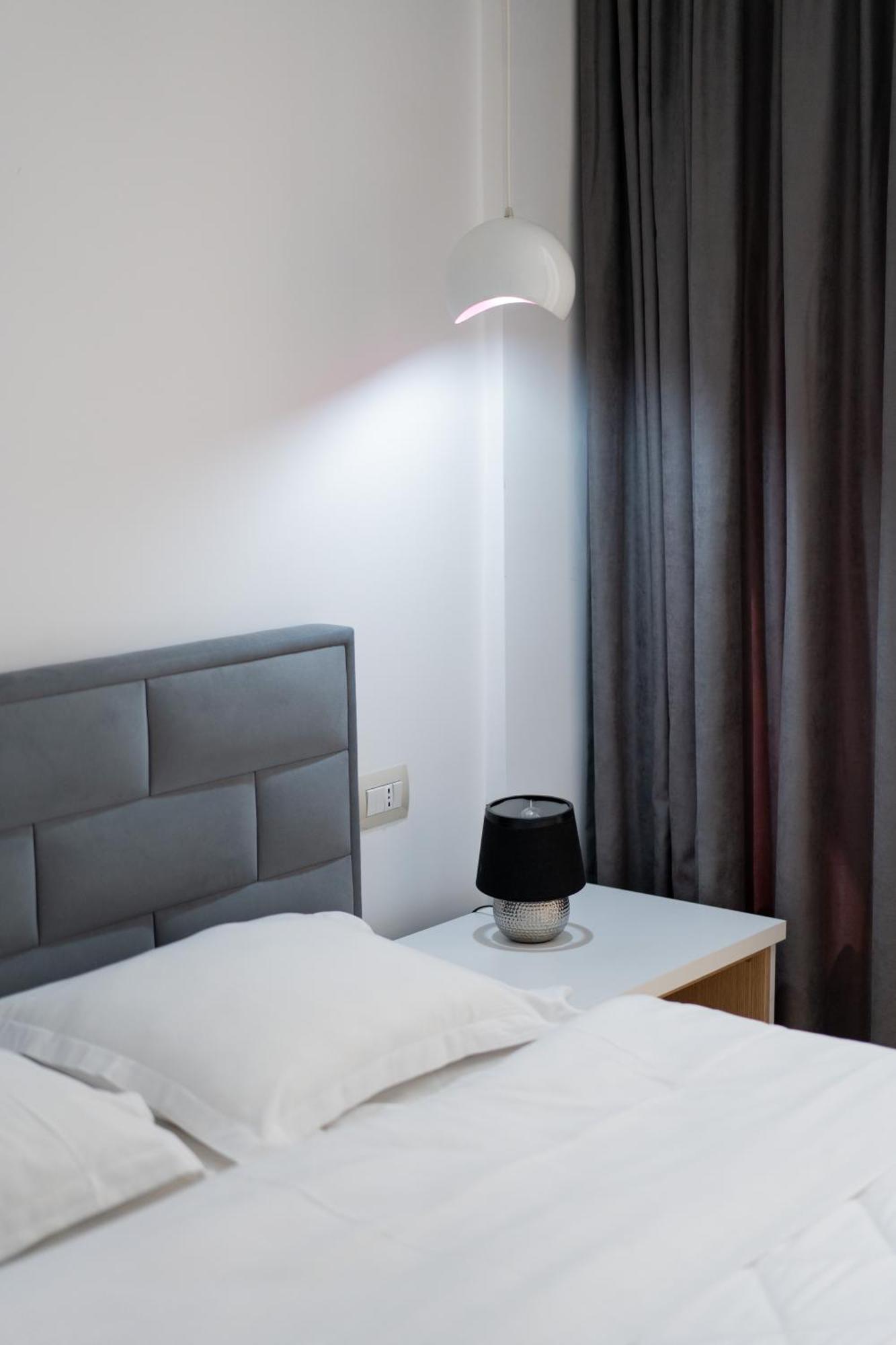 Cosy Urban Central Apartment Tirana Eksteriør billede