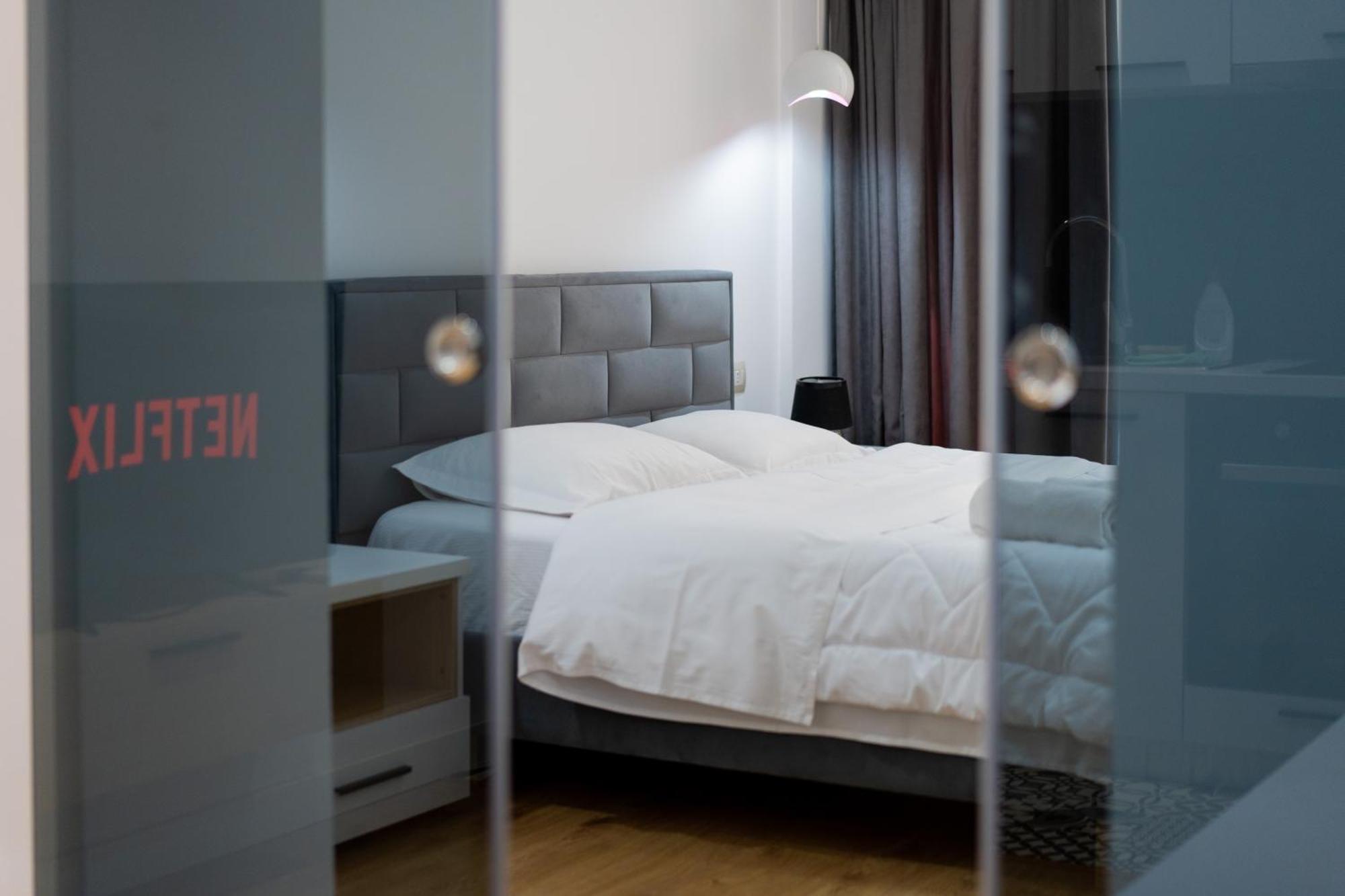 Cosy Urban Central Apartment Tirana Eksteriør billede